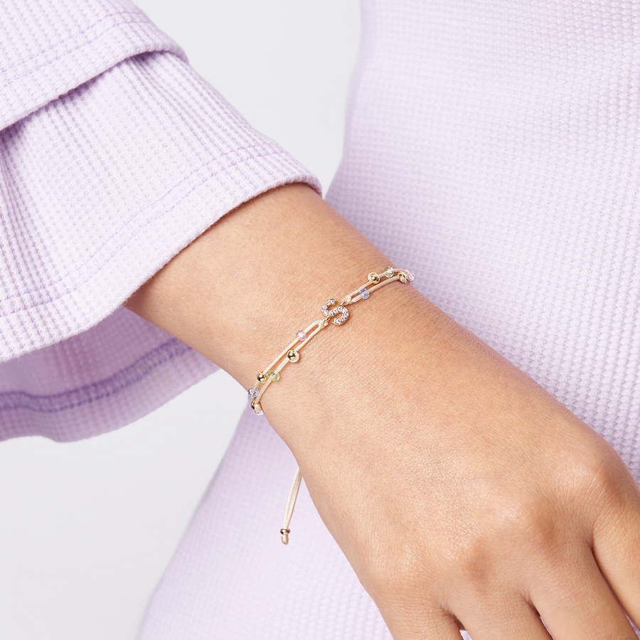 Pulsera de hilo con inicial | Marzué Joyería